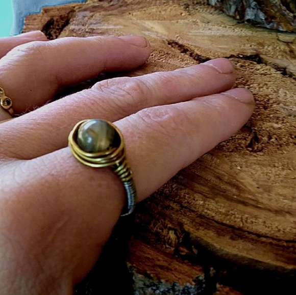 Labradorite 10k wrapped Sterling silver ring - Picture 4 of 5